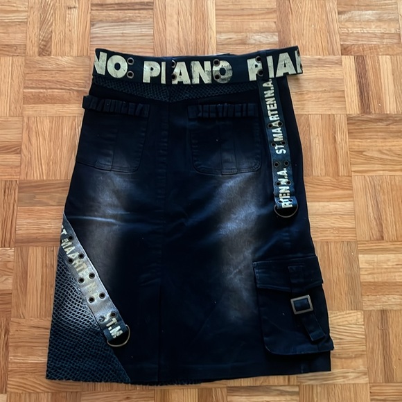 Pre-loved black denim midi skirt with belt - Picture 2 of 8